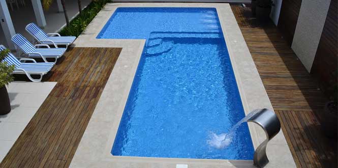 Reparar una piscina sin vaciar el agua es posible