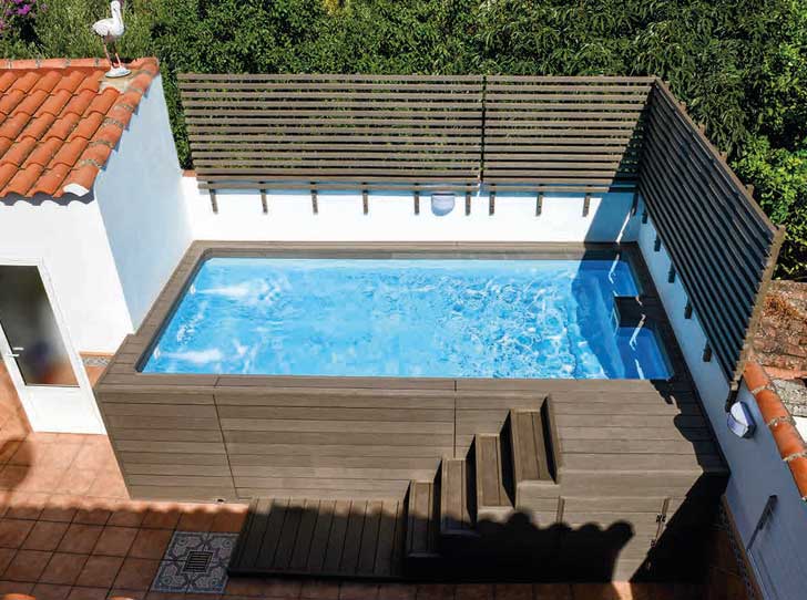 Forrado de Piscina de Poliester Elevada con Madera Tecnológica