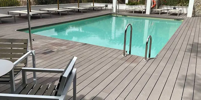 Tarima para Piscina en Madera Tecnológica
